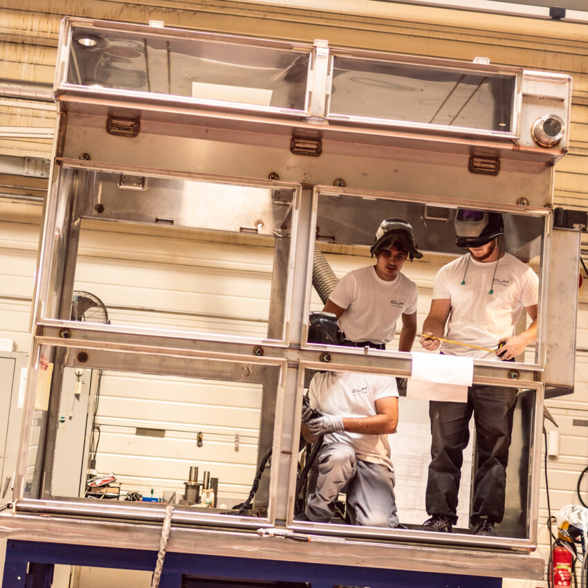 CLM Industrie s’est doté d’un nouvel atelier en investissant 1,2 million d’euros destiné à la conception des boîtes à gants pour le secteur nucléaire. © CLM Industrie