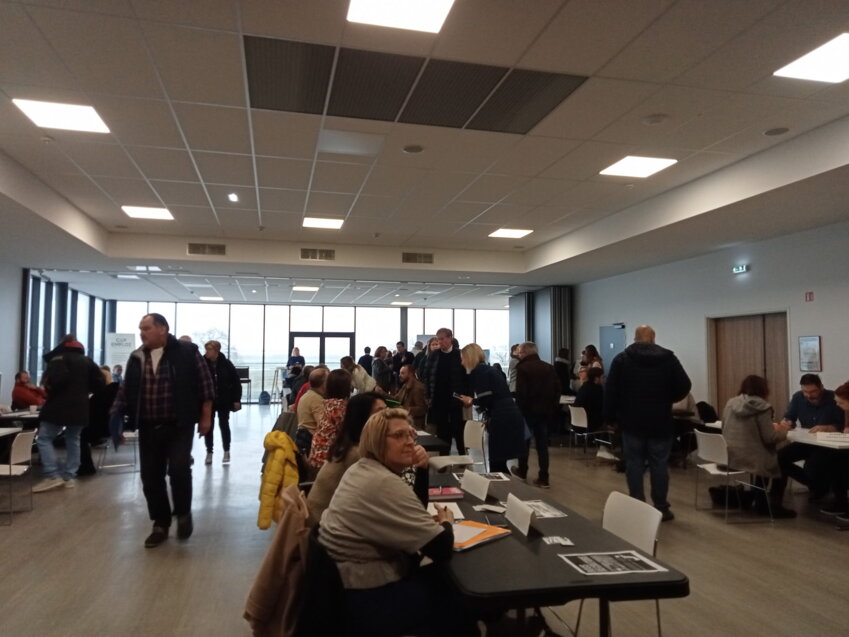 Deux forums pour trouver un emploi saisonnier.