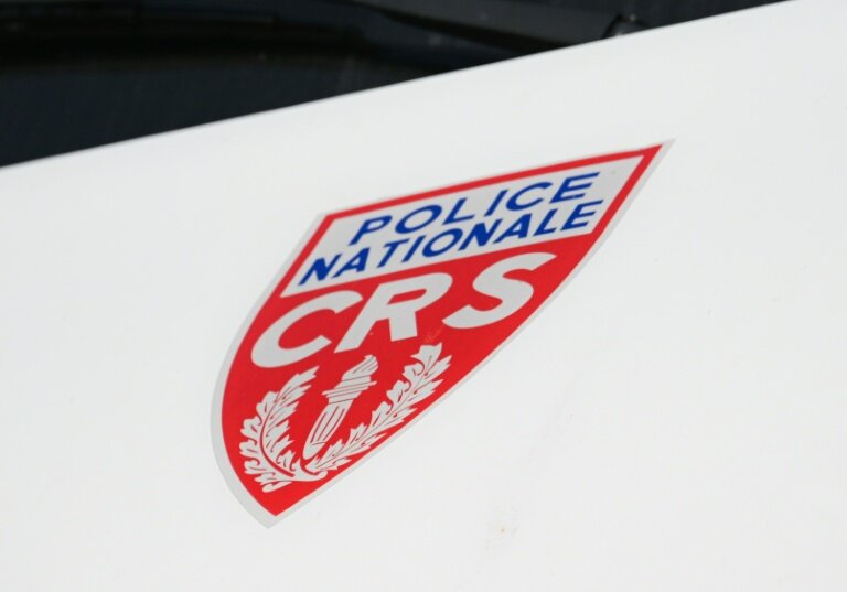 Le logo des CRS est visible sur un véhicule à Calais, le 12 juillet 2020 © DENIS CHARLET