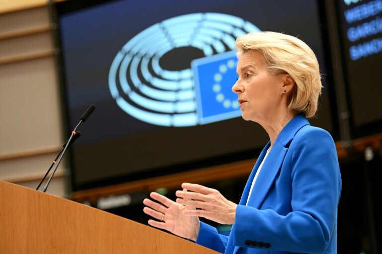 La présidente de la Commission européenne, Ursula von der Leyen, au Parlement européen à Bruxelles, le 12 novembre 2025 © Nicolas TUCAT
