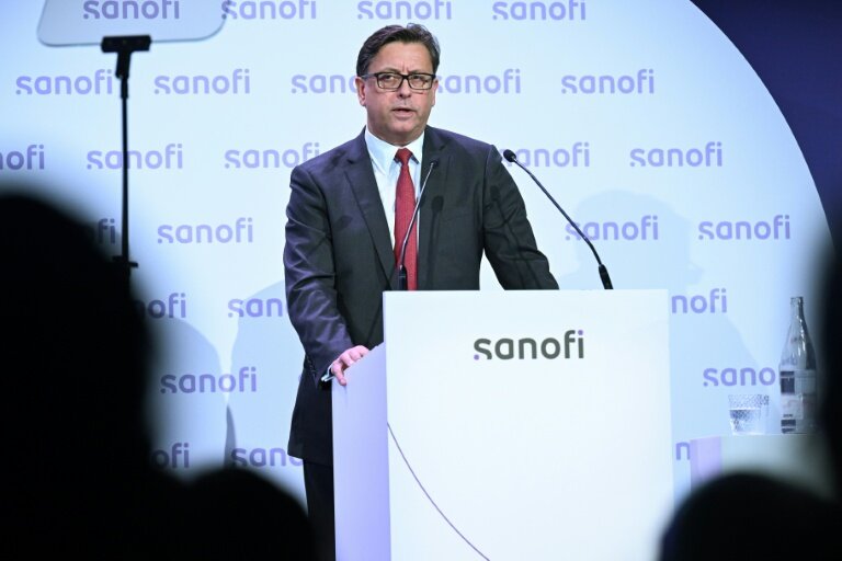Le directeur général du géant pharmaceutique français Sanofi, Paul Hudson, le 30 avril 2024 à Paris © MIGUEL MEDINA
