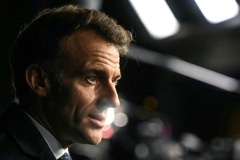 Emmanuel Macron s'adresse aux médias, le 12 février 2026 à Rijkhoven, en Belgique © NICOLAS TUCAT