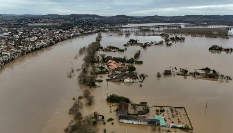 Vue aérienne de la Garonne en crue à Tonneins, dans le Lot-et-Garonne, le 13 février 2026 © Christophe ARCHAMBAULT