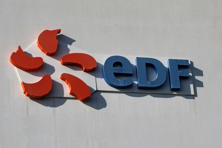Malgré un bénéfice annuel en recul, le géant électricien EDF a jugé ses performances "solides" à l'orée d'une année 2026 pleine de défis financiers et industriels © Miguel MEDINA
