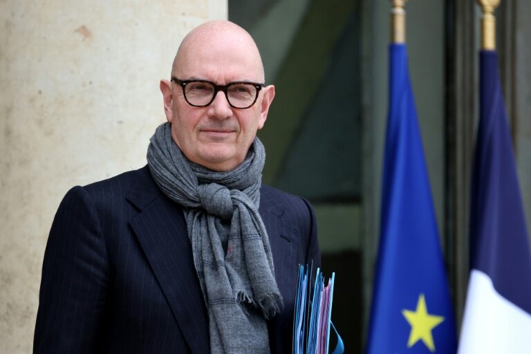 Le ministre de l'Economie et des Finances, Roland Lescure à la sortie de l'Elysée, le 28 janvier 2026 à Paris © Ludovic MARIN