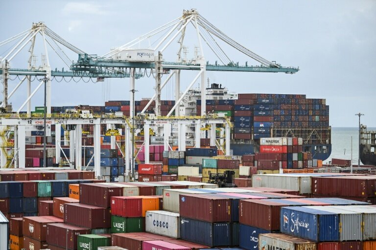 Des conteneurs débarqués d'un cargo au port de Miami, en Floride, le 7 août 2025 aux Etats-Unis © CHANDAN KHANNA