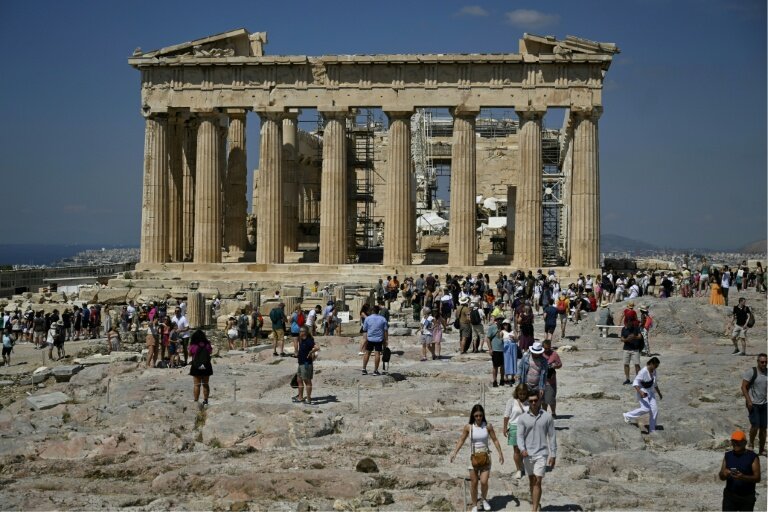 La Grèce a accueilli près de 38 millions de touristes en 2025, un record © Louisa GOULIAMAKI