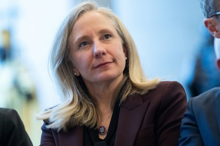 La gouverneure Abigail Spanberger, le 16 décembre 2025, à Washigton, aux Etats-Unis © SAUL LOEB