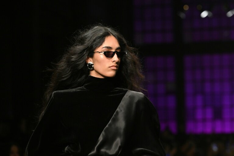 Un mannequin présente une création de Cavalli lors d'un défilé de mode dans le cadre de la Fashion Week de Milan, collection automne-hiver 2026-2027, à Milan, le 26 février 2025 © Andreas SOLARO