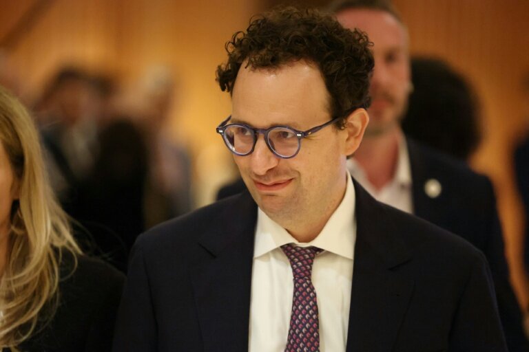 Le PDG d'Anthropic, Dario Amodei, après une réunion lors du sommet AI Impact Summit à New Delhi, le 19 février 2026 © Ludovic MARIN