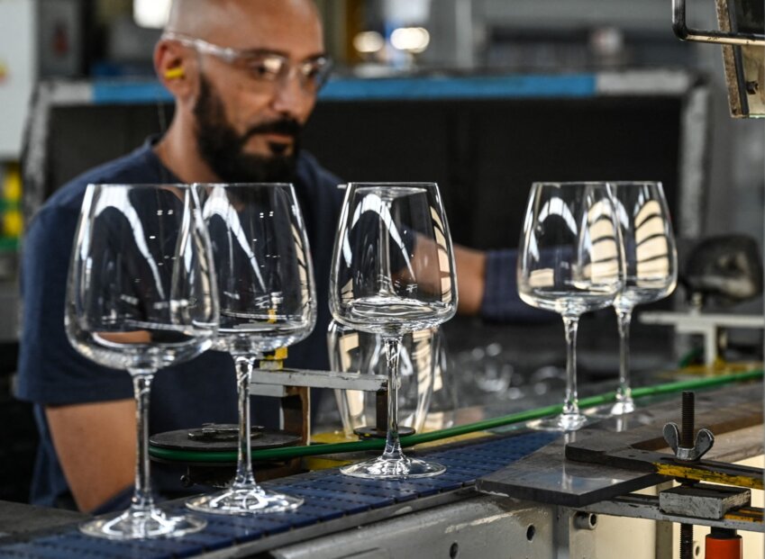 Chaîne de production sur le site d'Arques, en 2022. © AFP / Denis Charlet