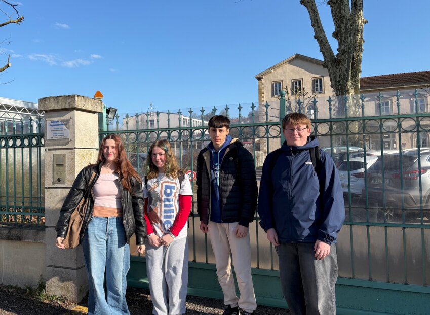 © Alexandra Marquet- Nolan Champion (au centre), jeune lycéen barisien, est à l'initiative du collectif Pour Préserver l’Art et la Culture (PPAC)