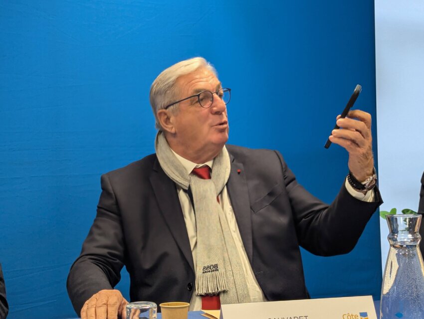 François Sauvadet présente les outils numériques et de cybersécurité développés par le département de Côte-d’Or. © Aletheia Press / N . Hubert