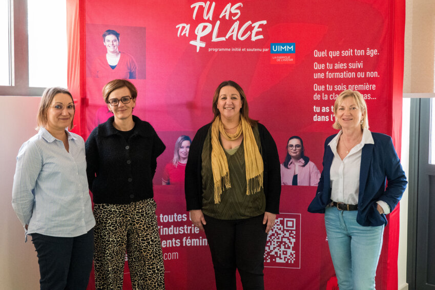 De gauche à droite, Déborah Perlin, responsable de la communication à l’UIMM 71, Estelle Girardeau, référente entreprise de l’UIMM 71, Malika Djedoui, France Travail et Isabelle Laugerette, secrétaire générale de l’UIMM de Saône-et-Loire. © UIMM 71