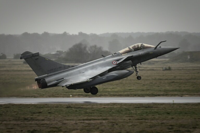 Un Rafale au décollage de la base aérienne 120 de Cazaux, en Gironde, le 29 janvier 2026 © Philippe LOPEZ
