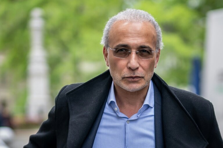 L'islamologue suisse Tariq Ramadan lors de son procès pour viol à Genève, le 24 mai 2023 © FABRICE COFFRINI