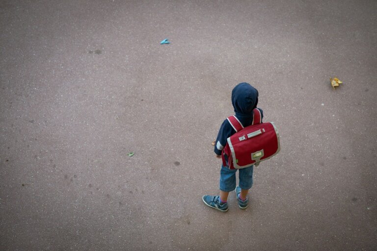 Le collectif SOS Périscolaire, qui recueille des témoignages de violences sexuelles et maltraitance subies par les enfants dans le périscolaire, satisfait de son rendez-vous à l'Elysée © MARTIN BUREAU