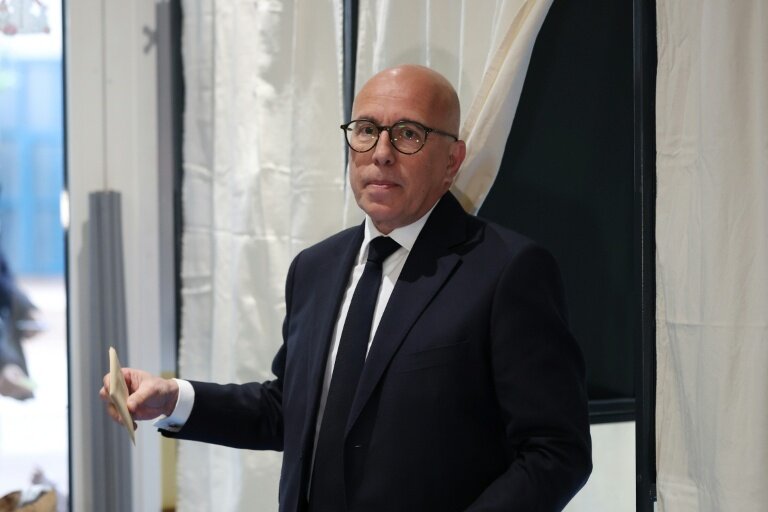 Éric Ciotti, candidat UDR-RN  à la mairie de Nice vote au premier tour des élections municipales, le 15 mars 2026 à Nice © Valery HACHE