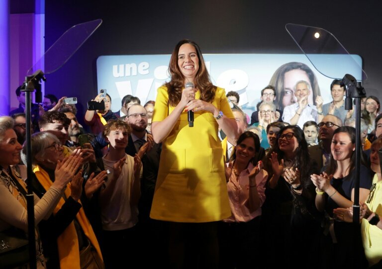 Sarah Knafo, candidate Reconquête à la mairie de Paris, s'adresse à ses partisans après les résultats du 1er tour des municipales, le 15 mars 2026 à Paris © Ludovic MARIN