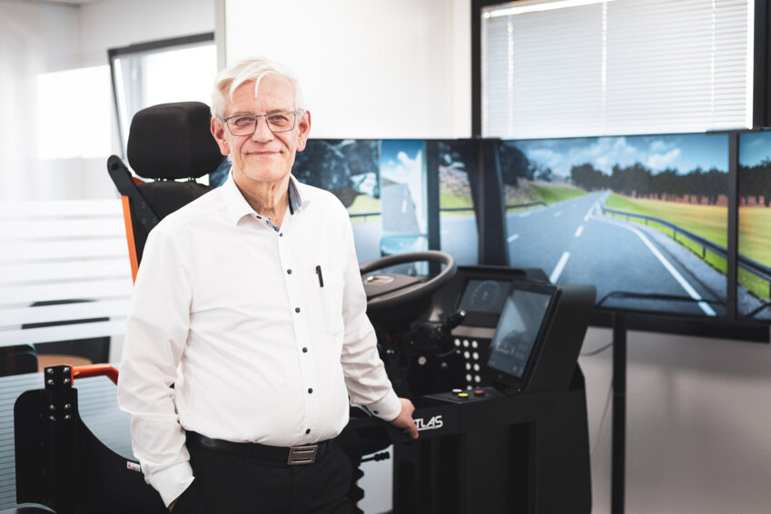 Â© Johann Marin-Thiery. In 2025, Eric Pierson's simulators have operated 580,000 hours, the equivalent of 67 years of training.