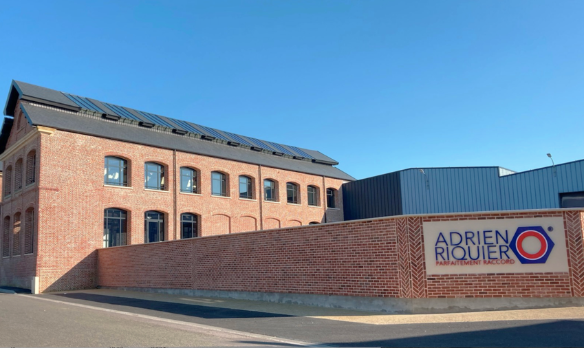 Des extérieurs soignés et sobres pour cette entreprise située à Dargnies. 