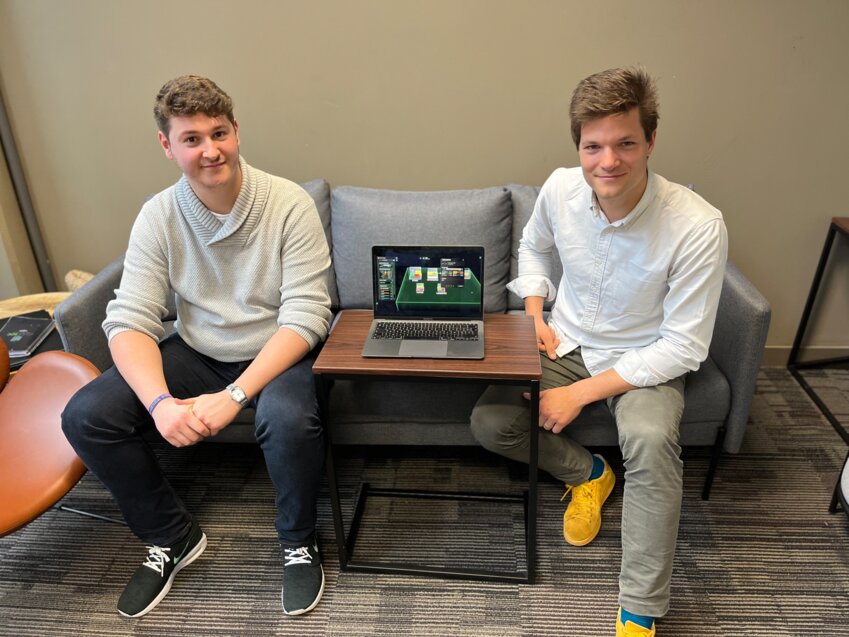 Théo Plantier (CEO) et Soufian Maaté (COO) ont fondé la start-up OverSOC en juillet 2020. 