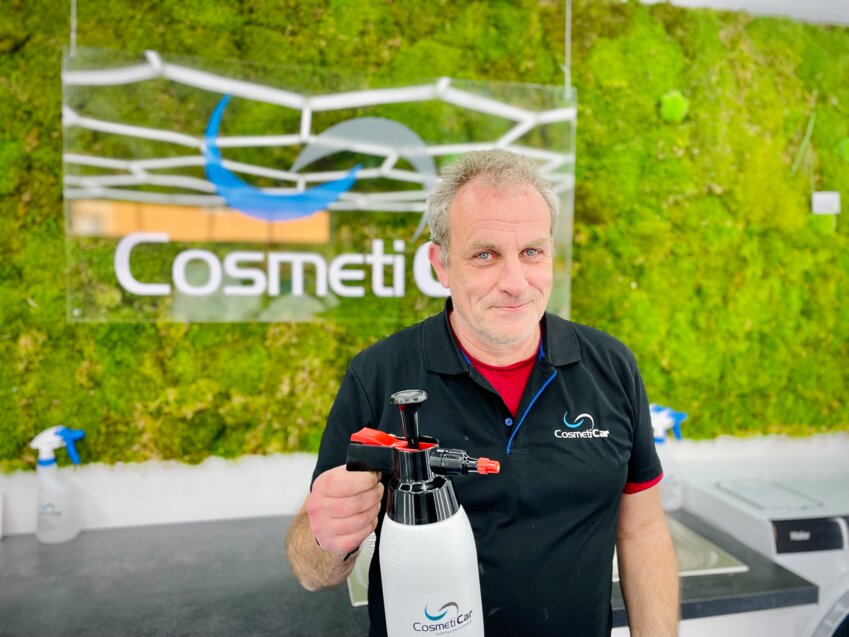 Pascal Clerc, le gérant de l'agence CosmétiCar de Dijon. (c) CosmétiCar