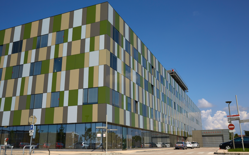 L’hôpital de Chalon-sur-Saône vient d’inaugurer un atelier de préparation des chimiothérapies et se prépare à investir 3,6 millions d’euros dans un plateau technique de coronographie. (© Centre Hospitalier Chalon-sur-Saône William Morey)