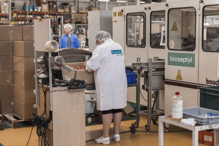 En 2022, Bioseptyl a sorti L'Impec, une brosse à dents pour les porteurs d’appareils. (c)Bioseptyl