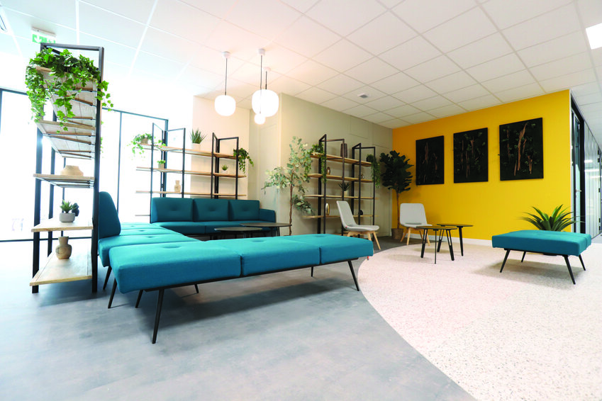 (c) Acoris Mutuelles L’Espace Acoris s’étend sur 800 m² de plateaux mixant salles de réunion et espaces de coworking.