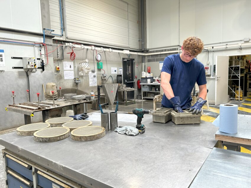 Pour développer des bétons bas carbone et ultra bas carbone, le travail se fait en amont, lors des formulations et de la production. © Aletheia Press/L.Péron