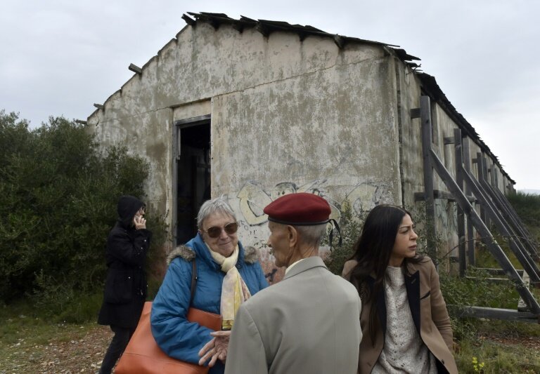 Un vétéran hrki et des membres d'une famille rapatriés d'Algérie à Salses-le-Château, dans les Pyrénées-Orientales, le 19 mars 2019 © RAYMOND ROIG