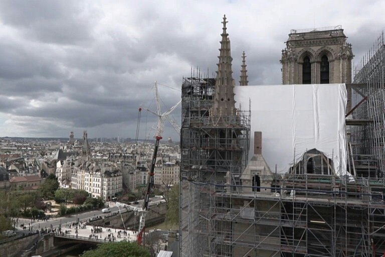 Image tirée d'une vidéo de l'AFP, le 11 avril 2024, montrant la cathédrale Notre-Dame de Paris en cours de restauration, cinq ans après l'incendie qui l'a dévastée © Mathilde BELLENGER