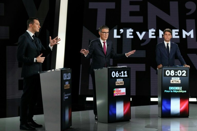 Jordan Bardella, à gauche, Olivier Faure, au centre et Gabriel Attal, à droite, lors d'un débat sur France 2 le 27 juin 2024 © Dimitar DILKOFF