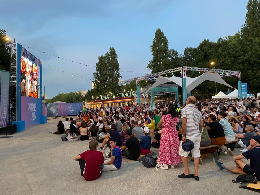 Les clameurs venues des gradins olympiques laissaient croire à un rebond de la consommation, générateur de croissance, mais l’impact des Jeux devrait rester mesuré, selon l’Insee. ©Olivier RAZEMON