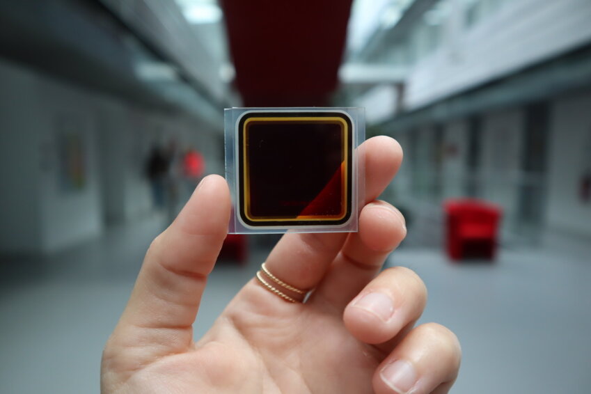 Les cellules développées par G-Lyte peuvent convertir en électricité 35% de la puissance lumineuse à l’intérieur d’un bâtiment. © G-Lyte