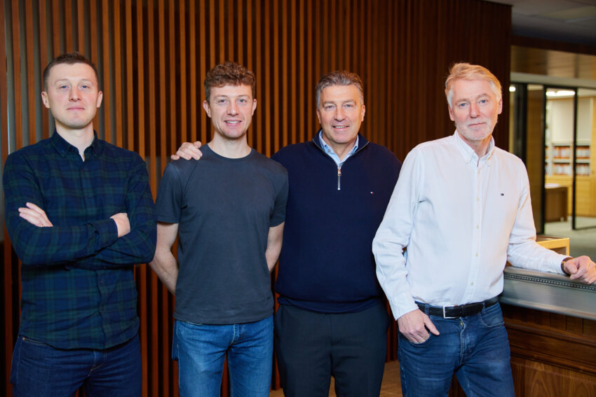 Pierre-Yves Duriez et Hubert Duriez, Directeurs généraux de Duriez Agencement entourés de Christopher et Nathanaël, troisième génération des Duriez. © Lena Heleta