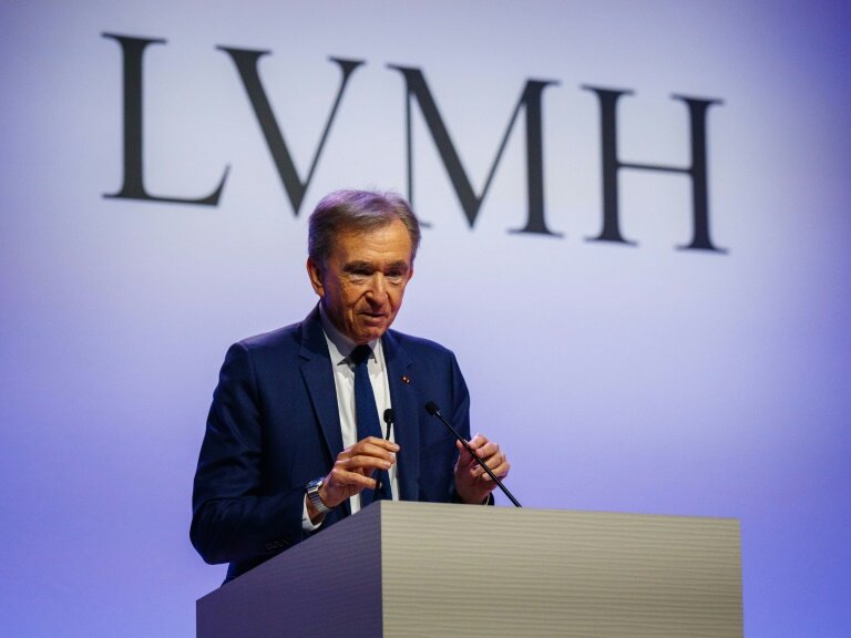 Bernard Arnault, PDG de LVMH, lors de la présentation des résultats annuels du groupe pour 2024, le 28 janvier 2025 à Paris © Dimitar DILKOFF