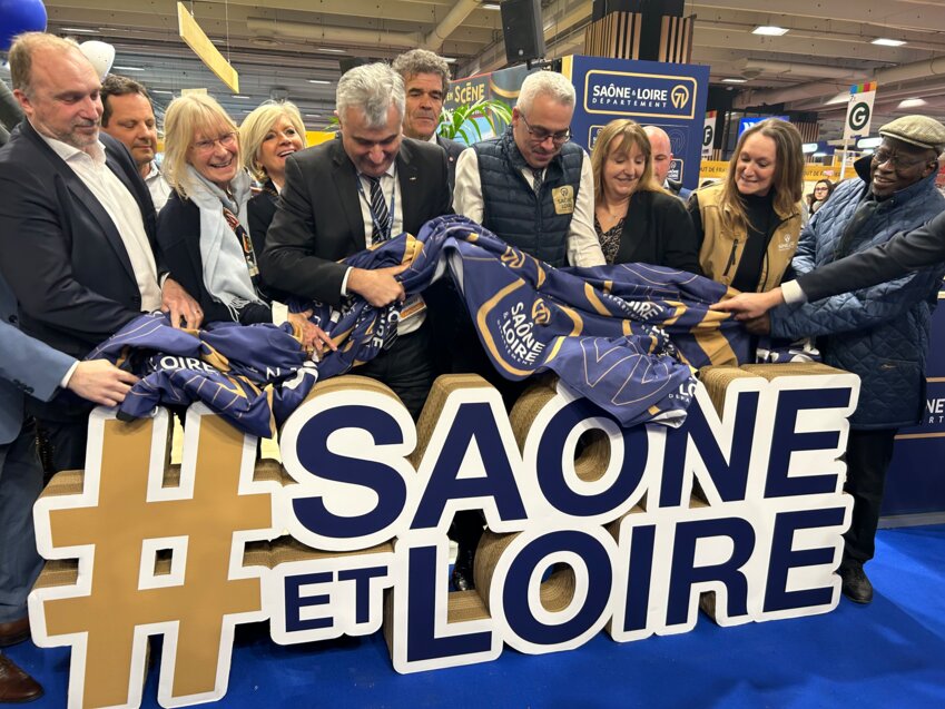 Le 24 février, les membres du département, ont inauguré le stand de la Saône-et-Loire. © Aletheia Press / L.Péron. 