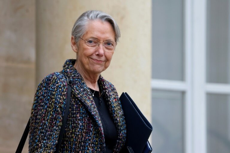 La ministre de l'Education nationale Elisabeth Borne à la sortie de l'Elysée, le 5 février 2025 à Paris © Ludovic MARIN