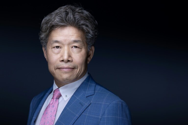 Le président exécutif de la plateforme en ligne de prêt-à-porter Shein, Donald Tang, le 11 mars 2025 à Paris © JOEL SAGET