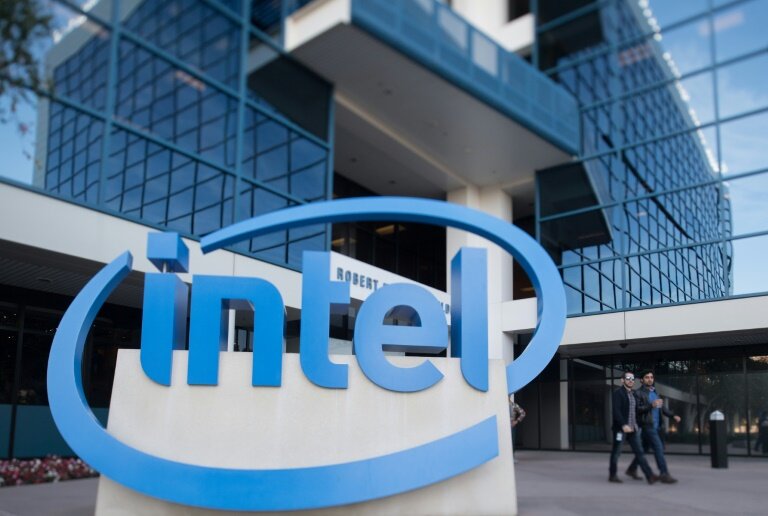 Le logo d'Intel devant le musée de la société à Santa Clara, en Californie, le 4 novembre 2016 © JOSH EDELSON