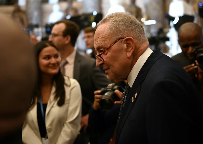 Le chef de la minorité démocrate au Sénat, Chuck Schumer, arrive au discours de Donald Trump devant le Congrès, au Capitole de Washington, le 4 mars 2025 © Alex WROBLEWSKI