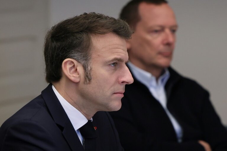 Le président Emmanuel Macron participe au palais de l'Elysée, à Paris, à une réunion en visioconférence de pays alliés de l'Ukraine, le 15 mars 2025 © Kiran RIDLEY