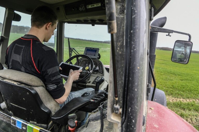 Les profils des nouveaux agriculteurs qui s'installent sont bien plus variés que la vision schématique distinguant enfants d'exploitants et néo-ruraux en reconversion professionnelle © PHILIPPE DESMAZES