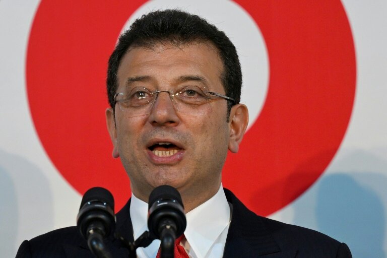 Ekrem Imamoglu, photographié le 31 mars 2024 à Istanbul, lors du dépouillement des élections municipales dont il était candidat et qu'il a remportées © YASIN AKGUL