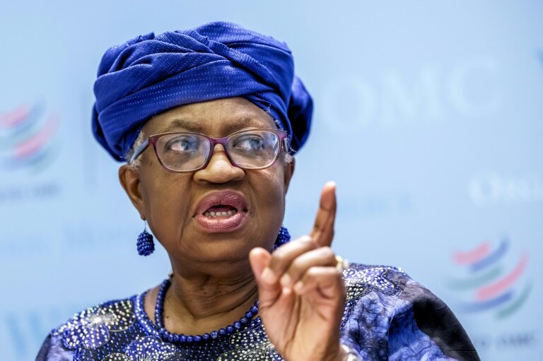 La directrice générale de l'OMC, Ngozi Okonjo-Iweala, lors d'une conférence de presse à Genève, le 16 avril 2025 © Fabrice COFFRINI