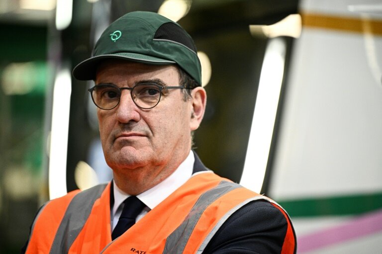 Le PDG de la RATP et ancien Premier ministre Jean Castex, au centre de maintenance de la RATP à Bobigny, près de Paris, le 14 février 2025. © JULIEN DE ROSA