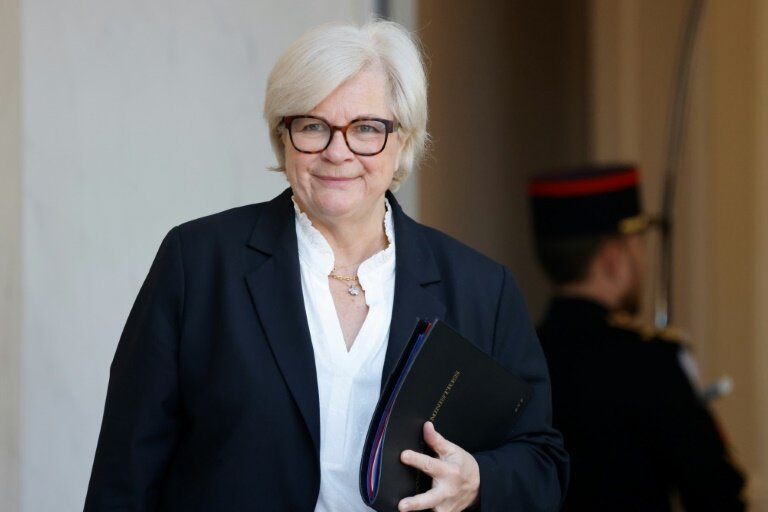 La ministre du Travail, de la Santé, des Solidarités et de la Famille, Catherine Vautrin à la sortie de l'Elysée, le 19 mars 2025 à Paris © Ludovic MARIN
