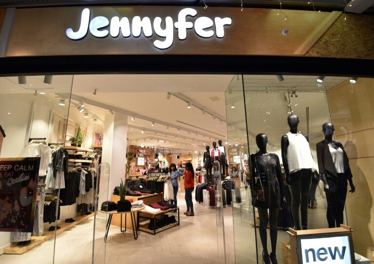 La crise des enseignes de prêt-à-porter continue: la marque Jennyfer, sortie d'une période de redressement judiciaire en 2024, a finalement été placée en liquidation judiciaire © Sia KAMBOU